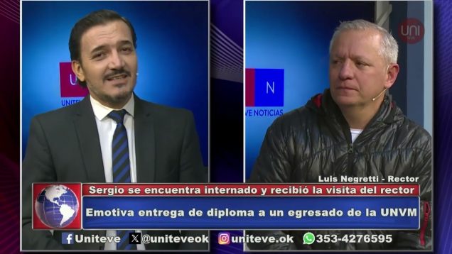 Uniteve Noticias | Emotiva entrega de diploma a un egresado de la UNVM